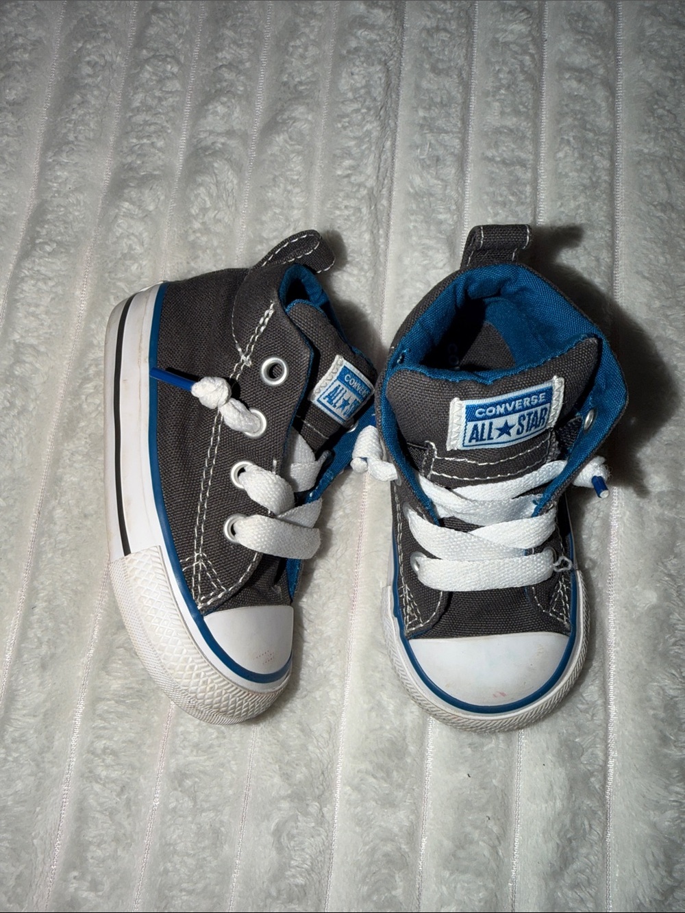 Converse Kids' Gray & Blue All Star High-Top Sneakers | Size 5 Toddler - Picture 1 of 7